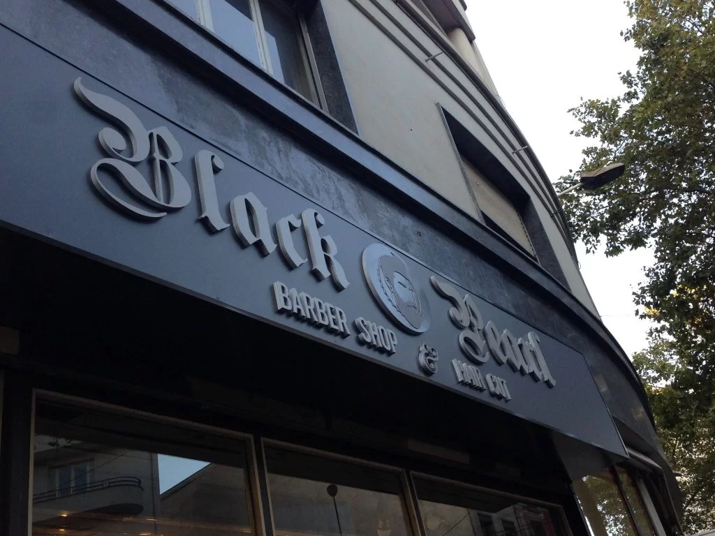 enseigne de coiffeur en lettre relief à Lyon